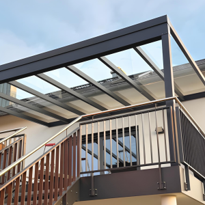 Balkondach mit Dacheindeckung aus Glas von LH Terrassen und Carports